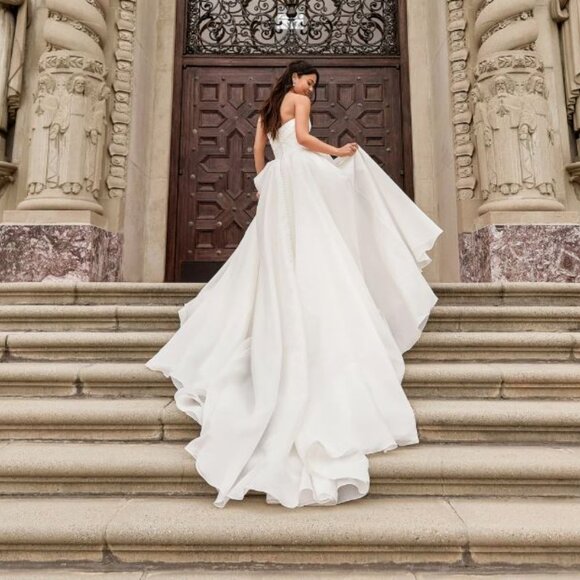 MODERN LUXE STRAPLESS BALLGOWN WEDDING DRESS WITH LEG SLIT - Picture 4 of 9